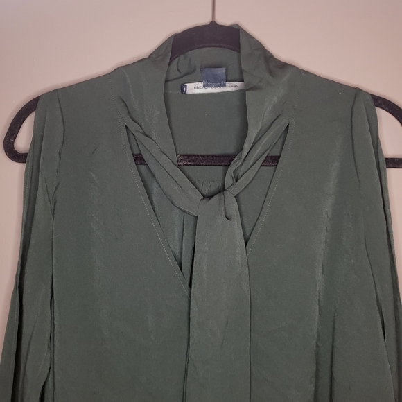 French Connection Crepe Tie Neck Cold Shoulder - Picture 2 of 10